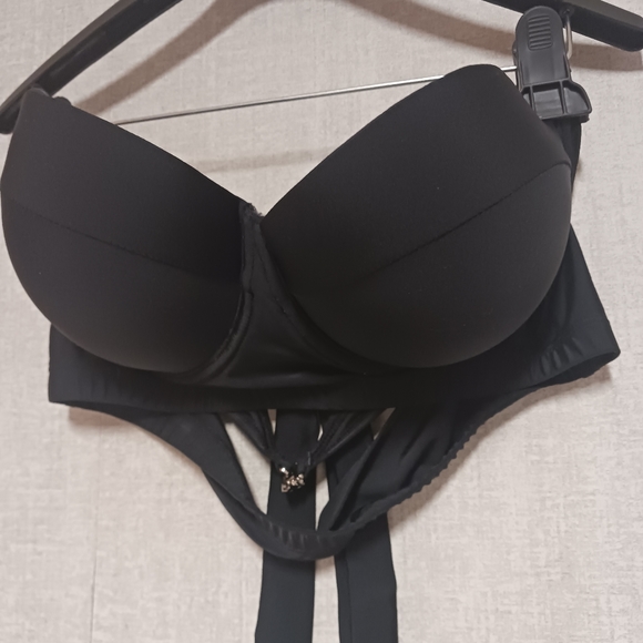 Sea Shell Bikini Top - Picture 1 of 10